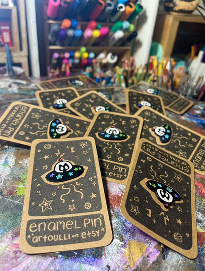 Flying Saucer Space Kitty Pin