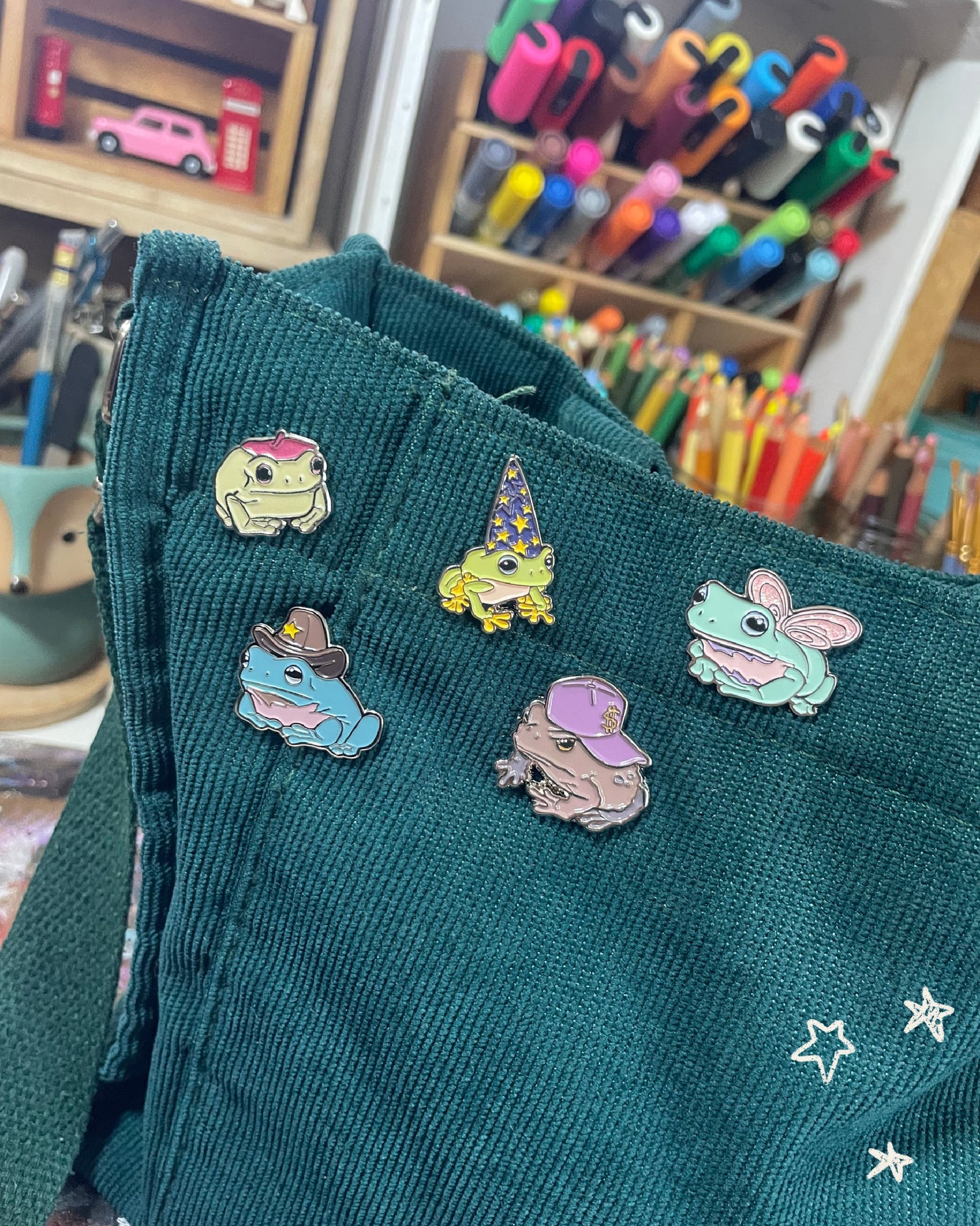 Wizard Frog Pin