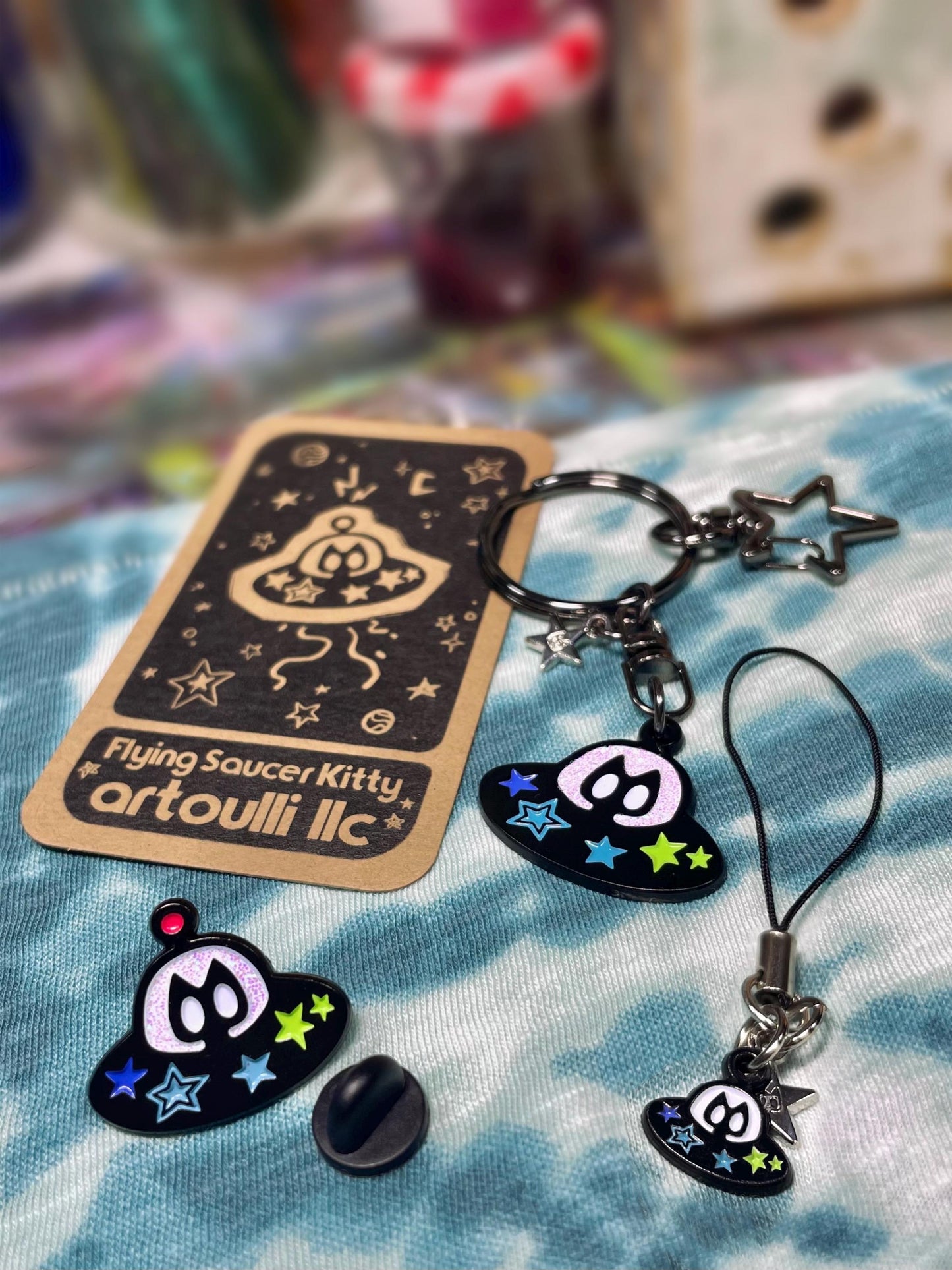 Flying Saucer Kitty Keychain